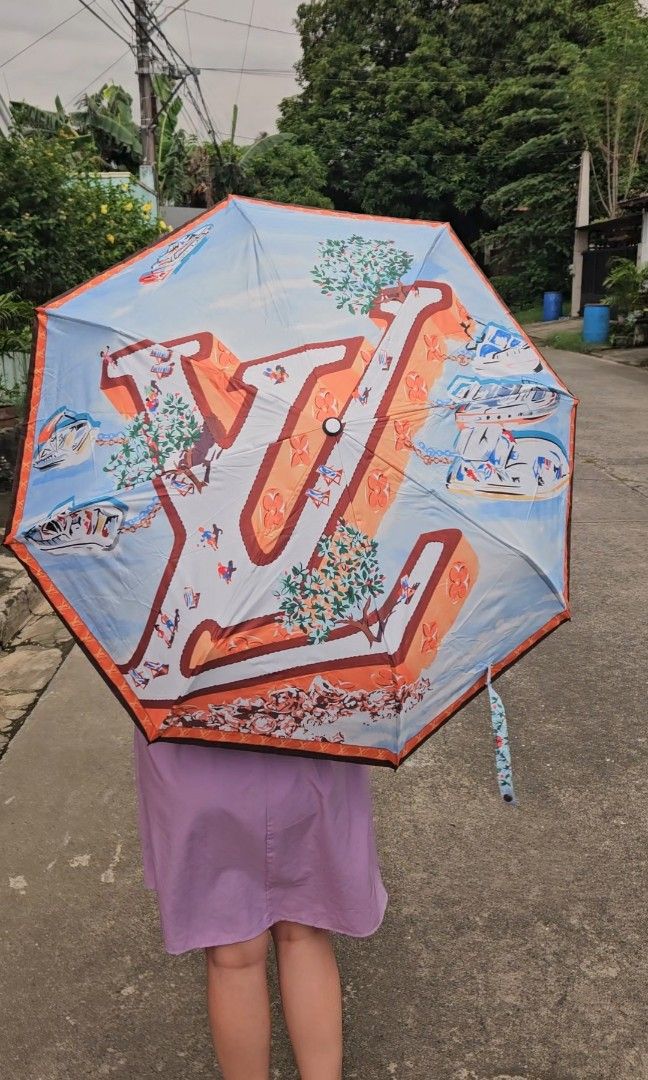 Imported Louis Vuitton White Umbrella ☂️, Hobbies & Toys, Travel, Umbrellas  on Carousell