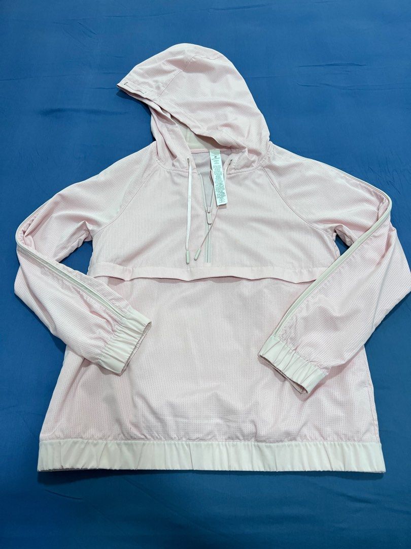 Lululemon light pink foldable pullover jacket (Category: Activewear) located in Singapore. Submitted by aslm2014 (Listing ID 1260856434, Image 1). Description: Half zip Great for coverup to and from gym class .