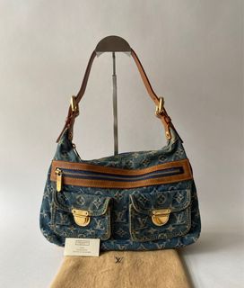 Zhou Ye 周也♡ on X: #Zhouye with her Monai MOYNAT Canvas 1920 series Oh! Tote  handbags. #周也 / X