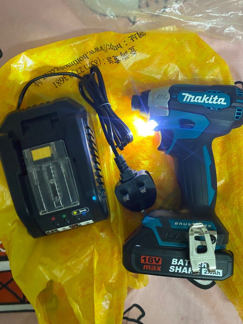 Makita牧田18v起子機157無刷跟一電一充, 其他, 其他- Carousell