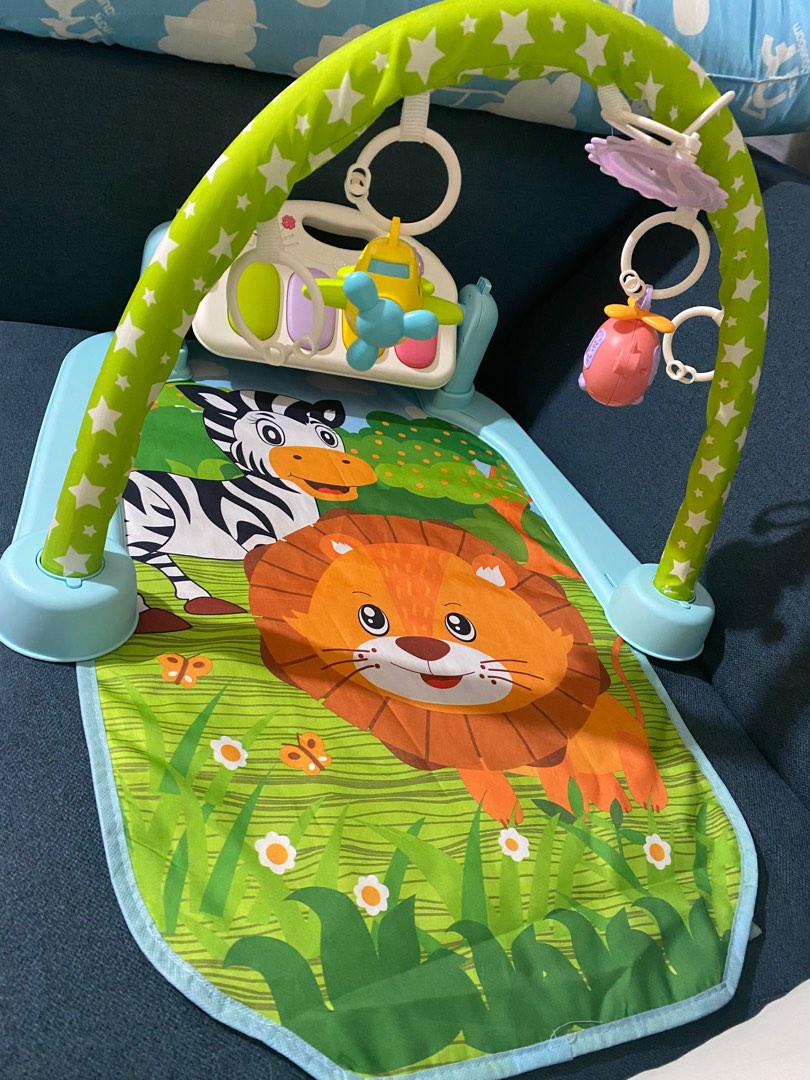 Nieuw - De Geboren Babyslaap Op De Mand Of Op Het Bed En Houdt Glimlach Met Iedereen Voelen Van Baby Moet Zorg Nemen Image127225040