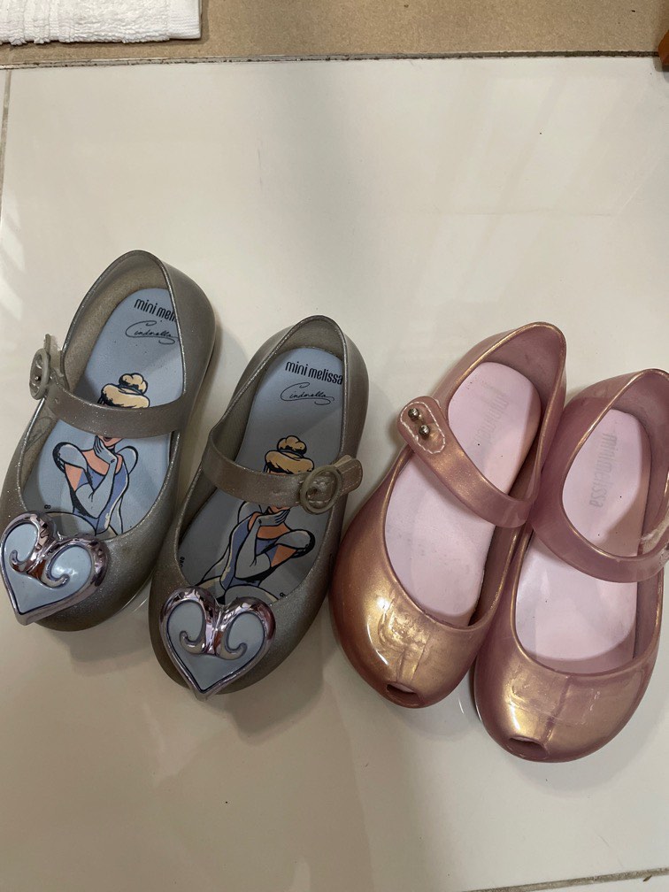 Mini melissa clearance cinderella shoes