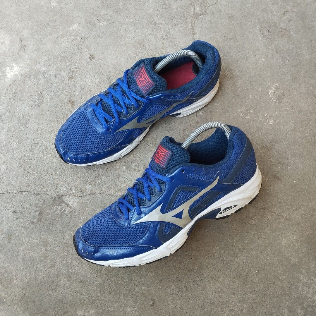 Mizuno Empower 3