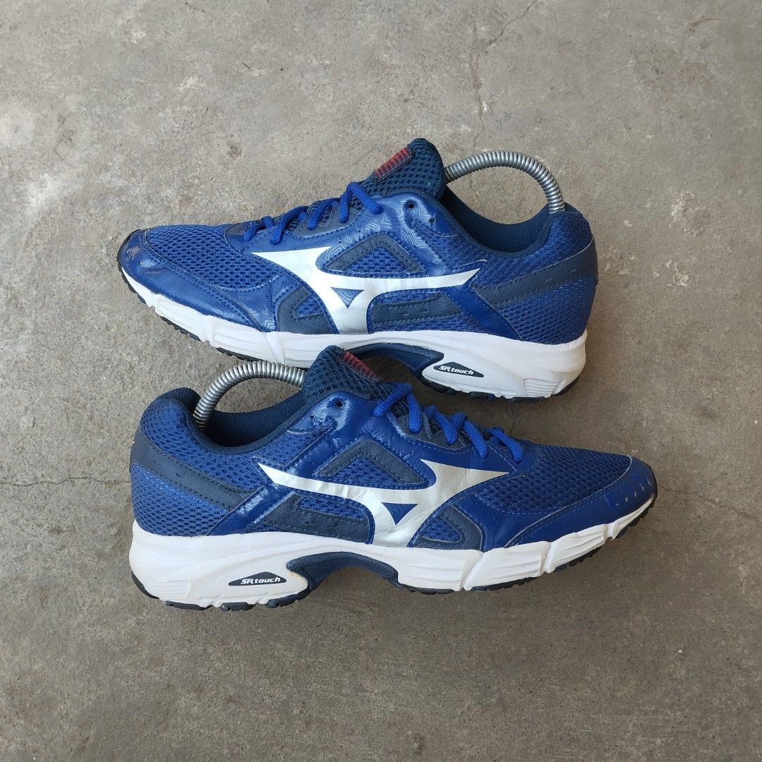 Mizuno Empower 3