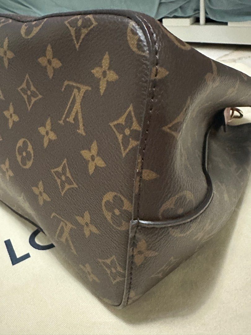 Louis Vuitton Saintonge Monogram Rose Poudre, Luxury, Bags & Wallets on  Carousell