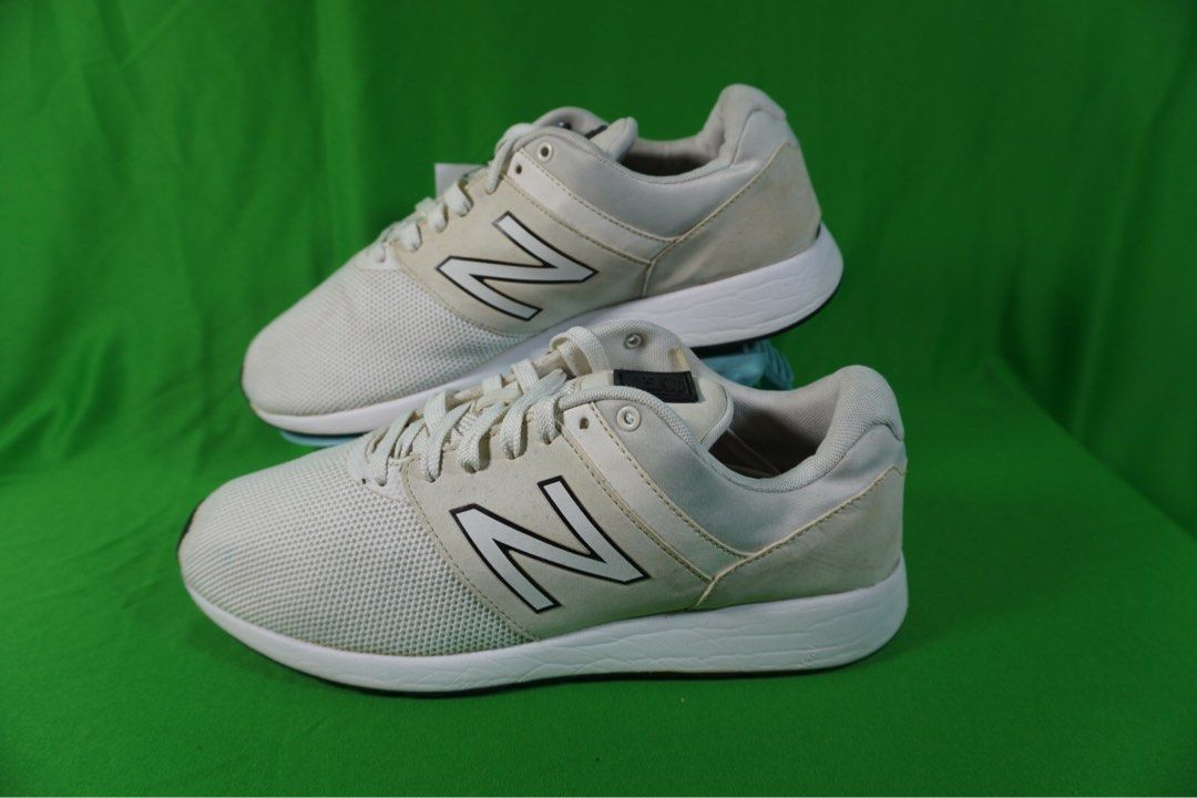 New Balance 247 full white size 42 Fesyen Pria Sepatu Sneakers