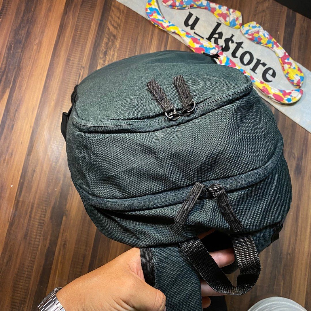 nike classic north solid