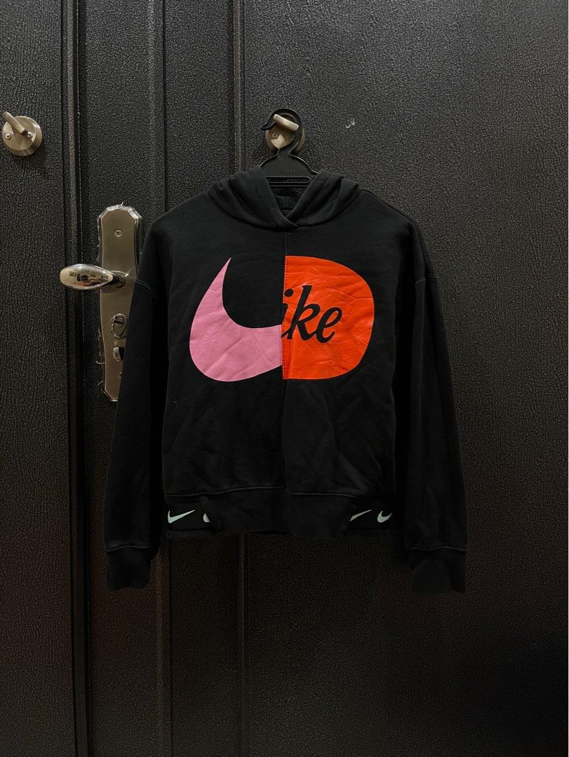 Nike crop top hoodie Women s Fashion Tops Other Tops on Carousell