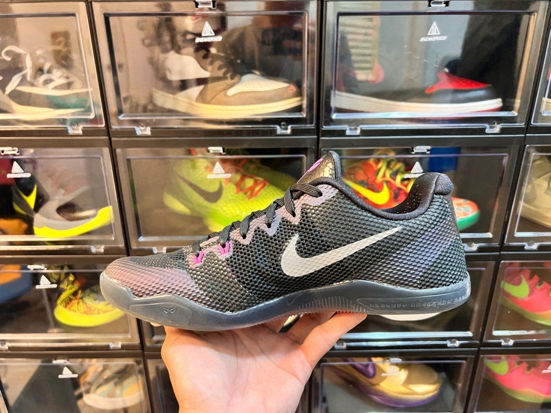 Kobe 11 em shop low invisibility cloak