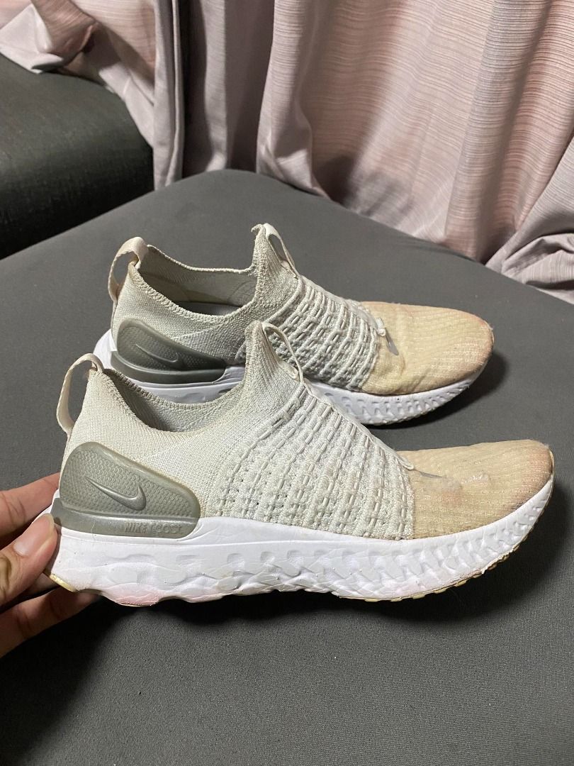 Nike epic phantom react flyknit white hotsell pure platinum (w)
