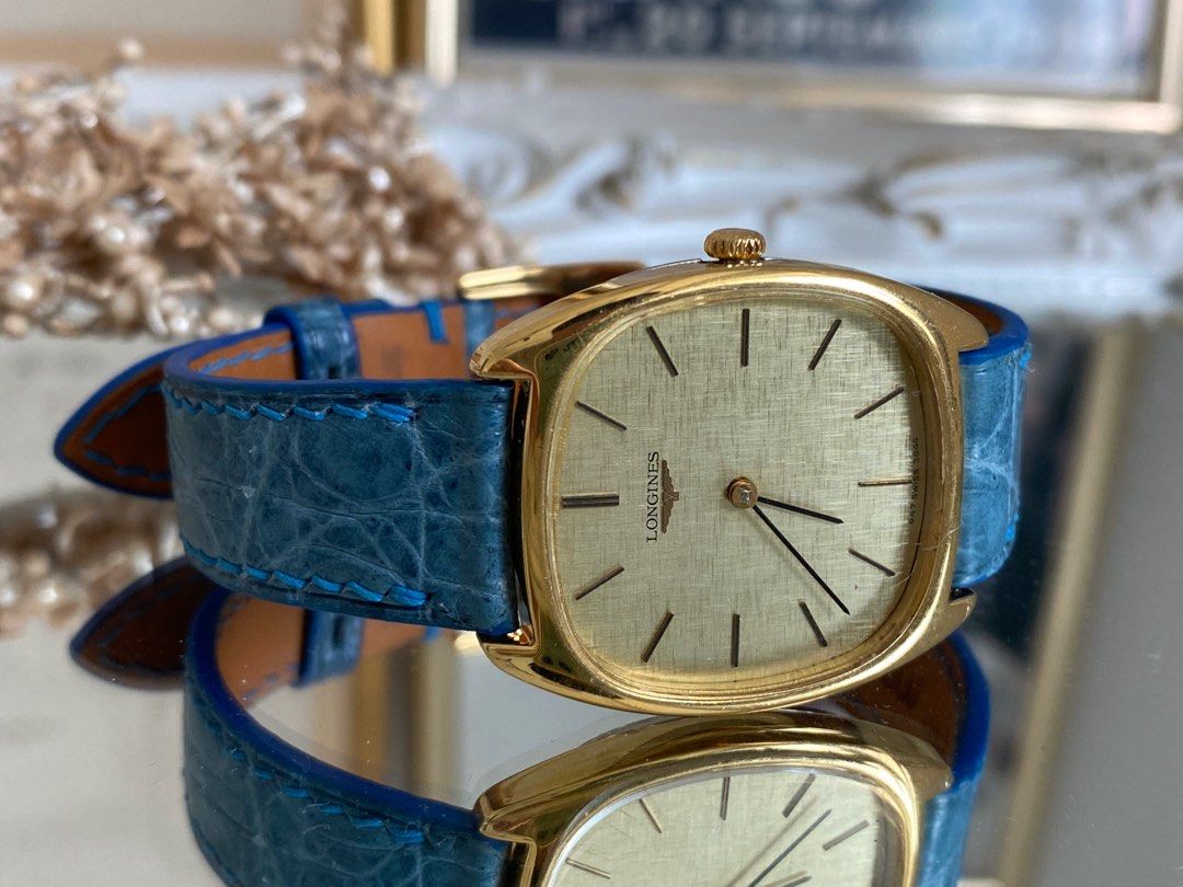 Vintage hand wind discount watch