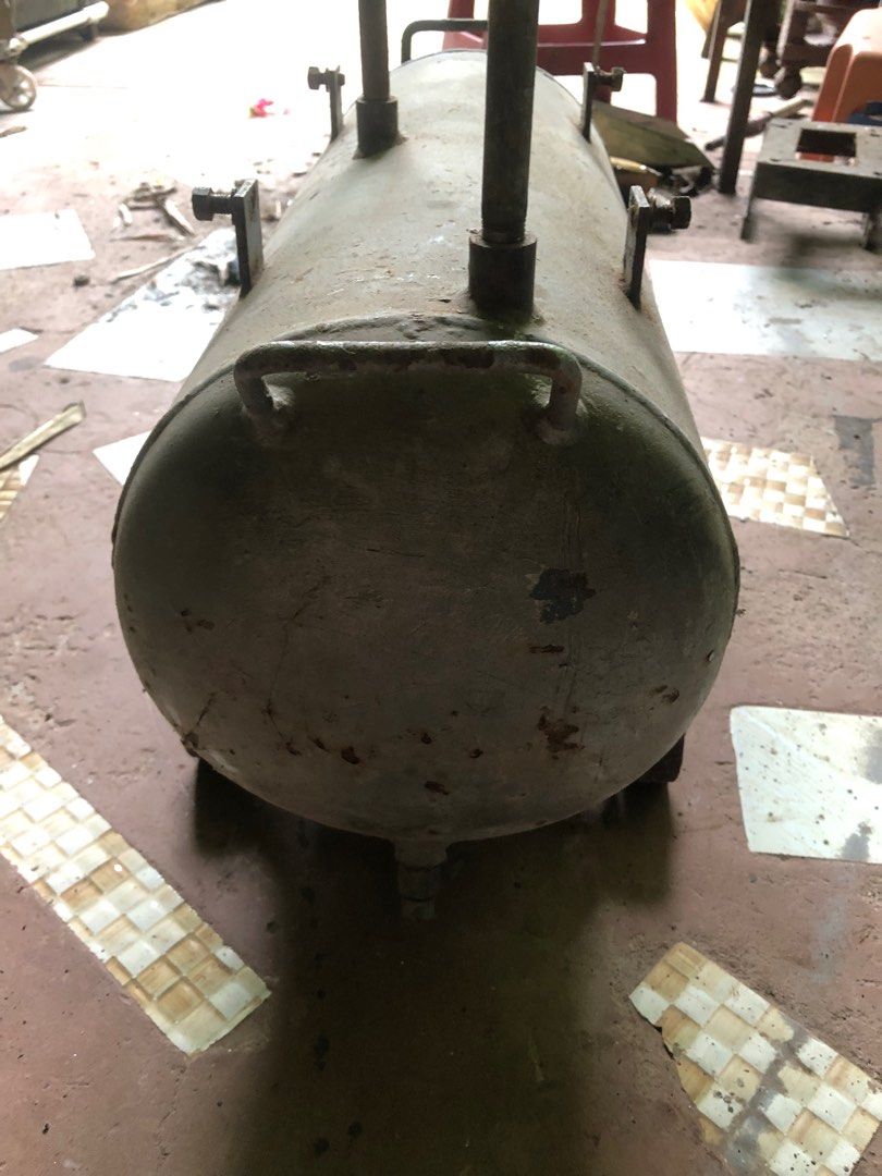 Original 1/4 Vespa compressor Tank only (Category: Industrial Equipment) located in Antipolo. Submitted by adornicleshop (Listing ID 1260866101, Image 2). Description: For sale. Original Vespa compressor 1/4 Tank only CAPACITY: 36Liters Has been repainted it body Has rust parts but still no holes Can be used as extender or air compressor. Buyer will shoulder shipping fee. Or meetup on my area .