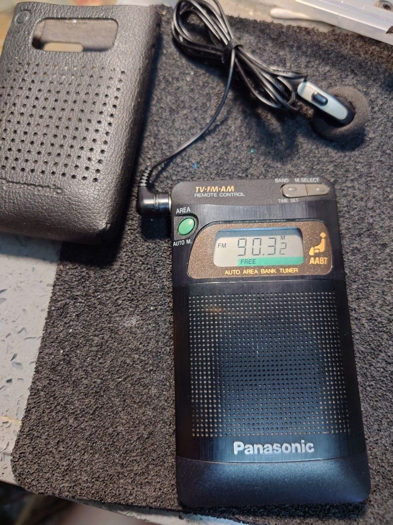 Panasonic RF-H860 portable Radio, 音響器材, 可攜式音響設備- Carousell