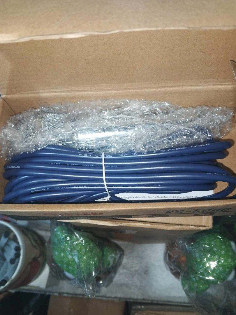 PLATINUM MIC (Category: Microphones) located in Caloocan City. Submitted by surplusandbnewshop (Listing ID 1260823026, Image 2). Description: .