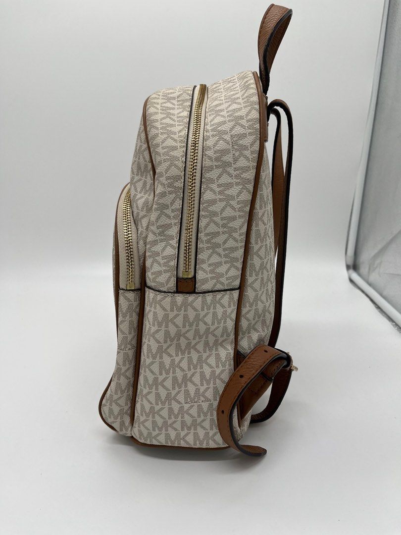Preloved Bag (Category: Luxury Bags & Wallets) located in Manila. Submitted by luxurylovefinds88 (Listing ID 1260863455, Image 2). Description: Original Mk bagpck.