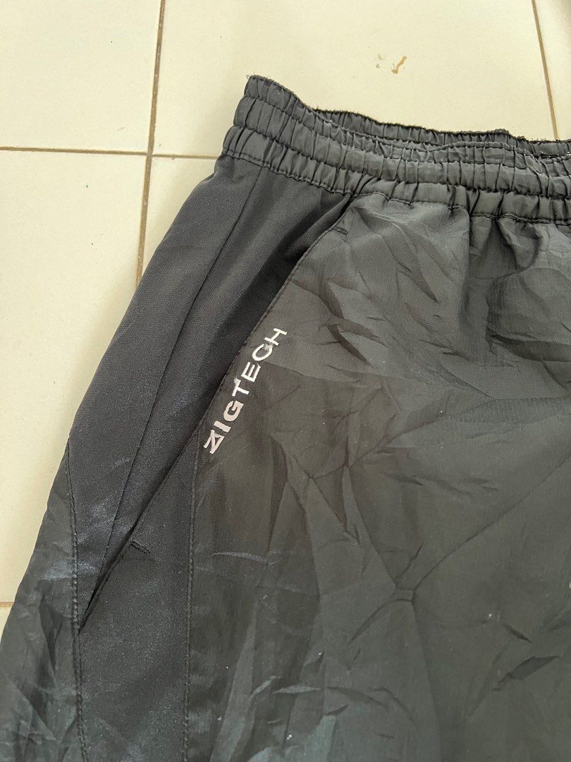 Reebok zigtech pants Men s Fashion Bottoms Shorts on Carousell