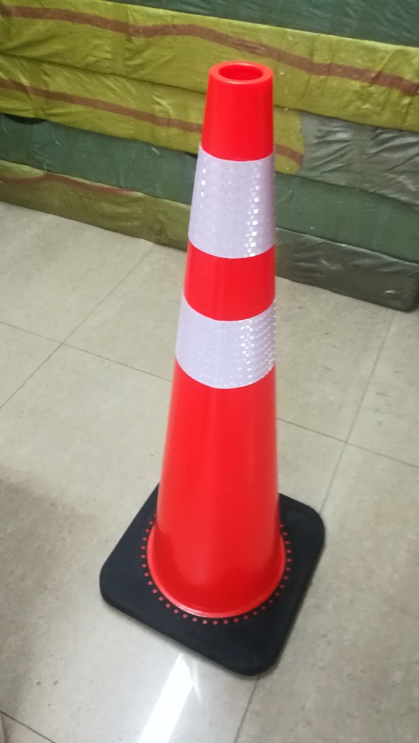 Road Rubber Traffic Cone Black Base with Reflector 36 inches ...