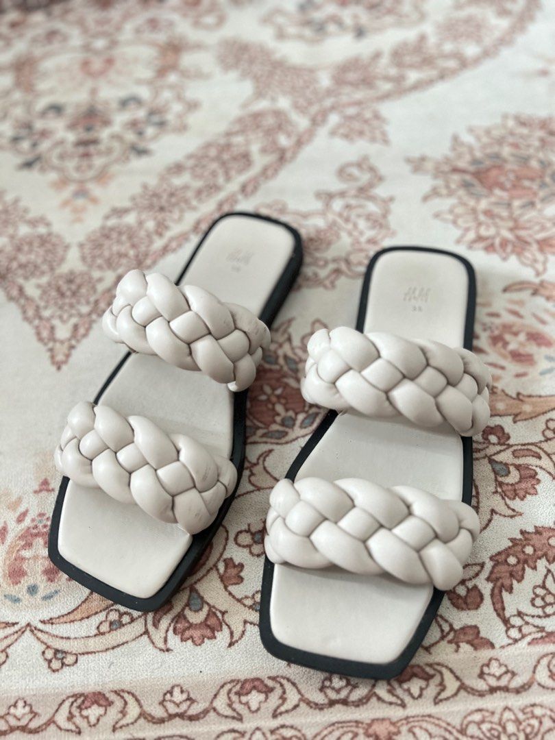 Sandal H M