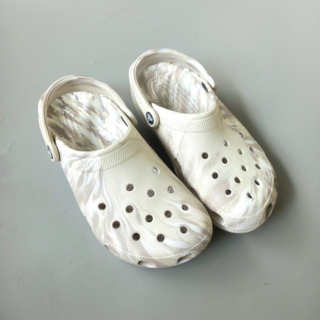 Crocs motif outlet