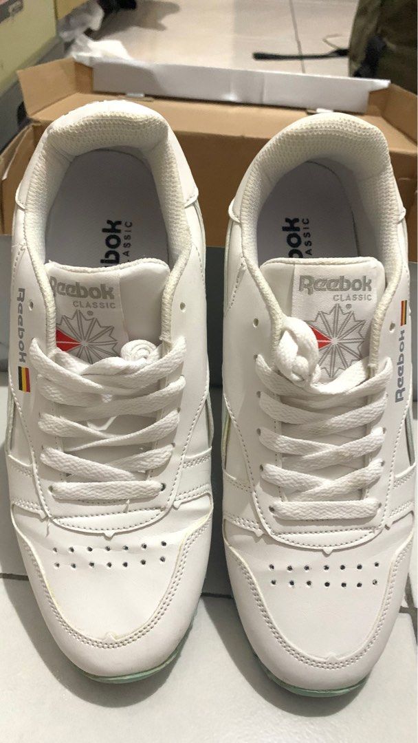 Sepatu reebok classic store