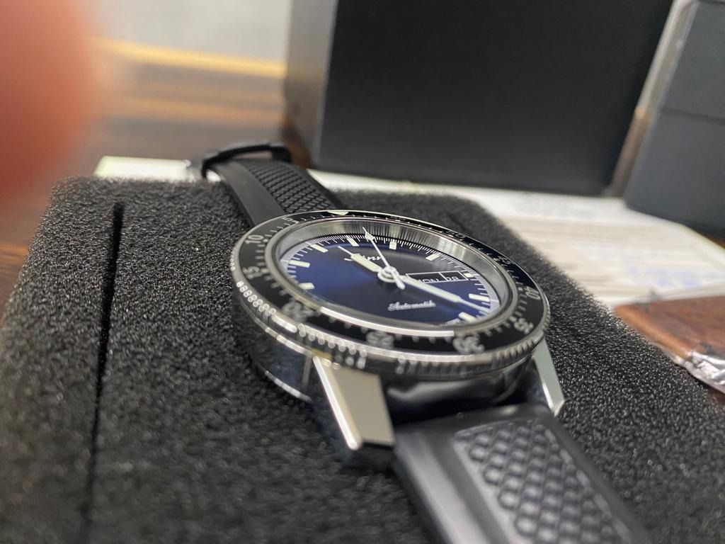 Sinn 104 St Sa B 104.013 Luxury Watches on Carousell