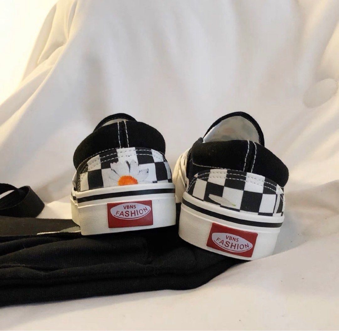 Checkerboard slip on cheap vans size 3