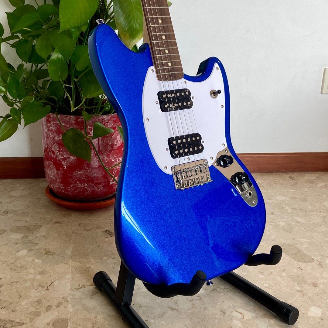 Squier Mustang electric guitar fender with Crate 15w guitar amplifier