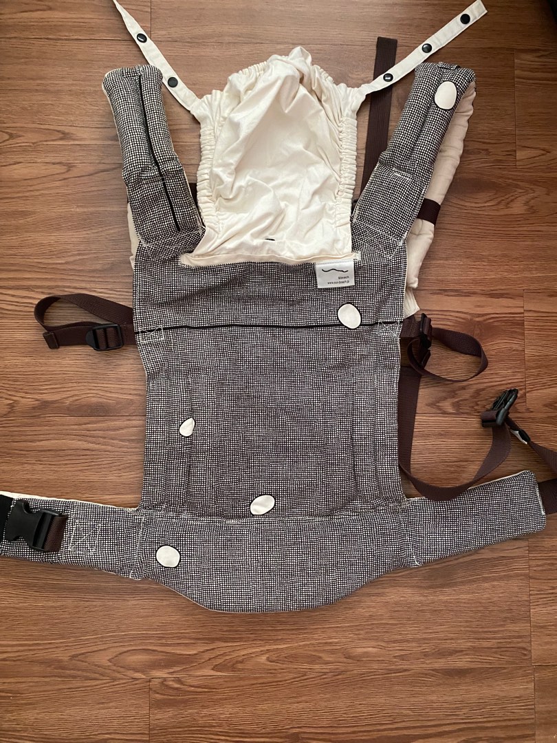 Sun & beach baby carrier, Babies & Kids, Going Out, Carriers & Slings