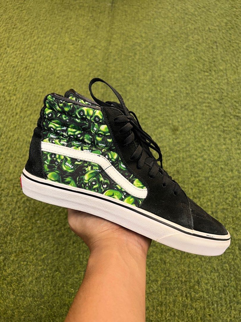 Buy Supreme x Sk8-Hi 'Glow-In-The-Dark Skull Pile' - VN000VHG3FW