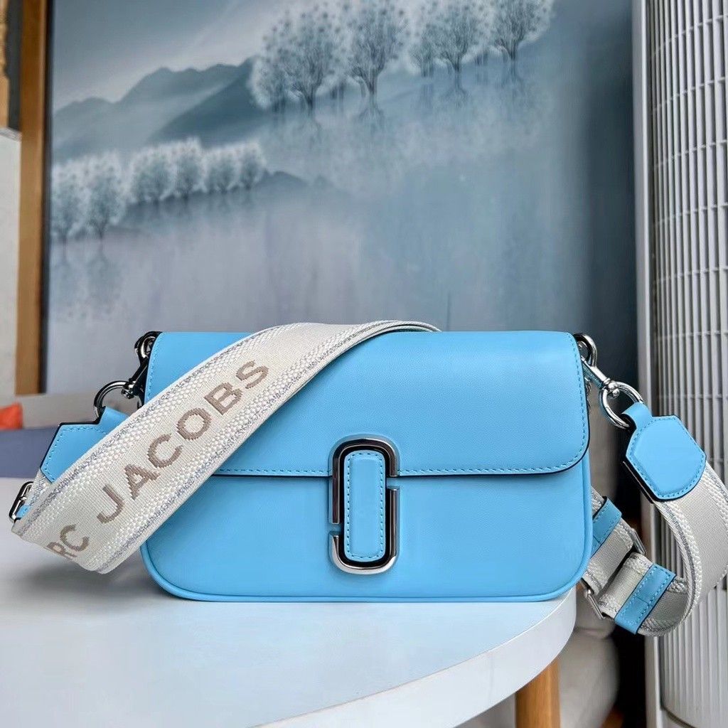 Marc Jacobs Sling Bag, Women's Fashion, Bags & Wallets, Cross-body Bags on  Carousell