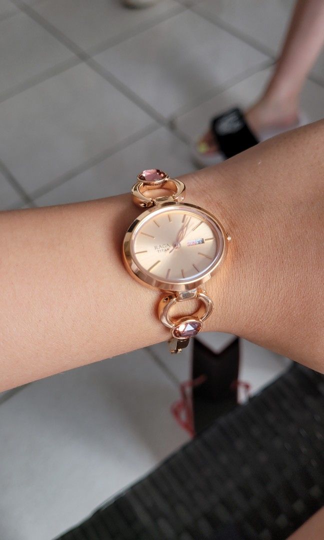 Titan raga hotsell viva analog