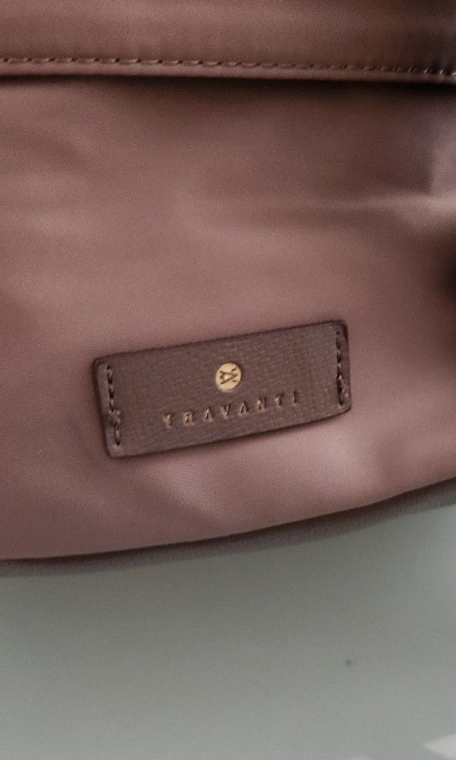 Travanti laptop deals bag