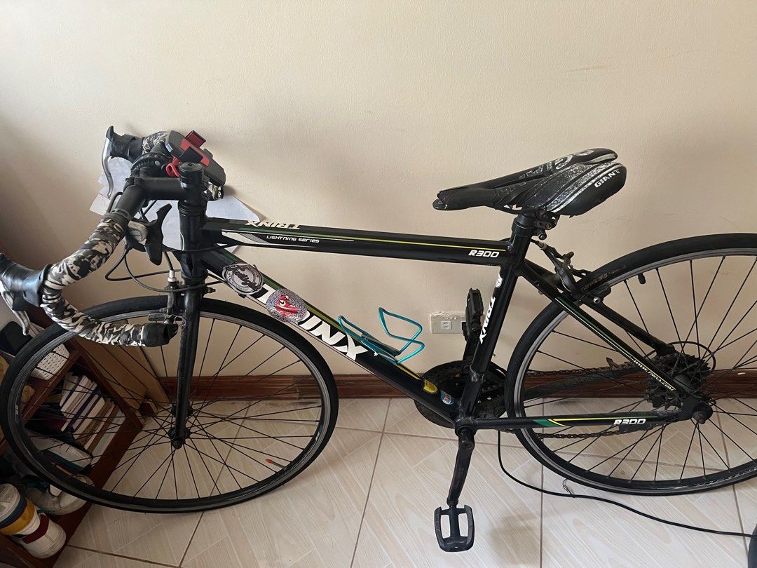 Trinx R300 roadbike Sports Equipment Bicycles Parts Bicycles