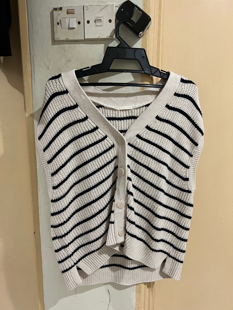 VEST BAGGY, Women's Fashion, Tops, Other Tops on Carousell