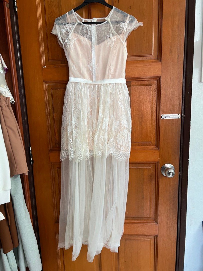 Beige lace hotsell maxi dress