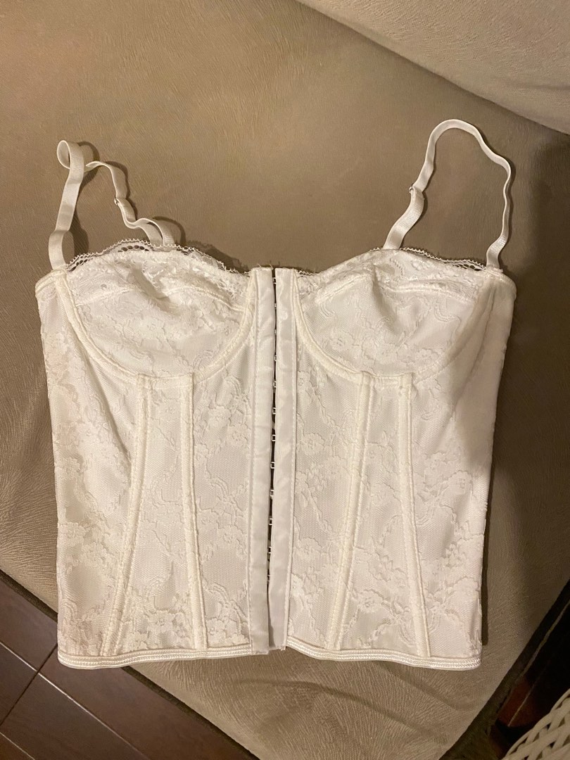 White Fitted Corset, Women's Fashion, Tops, Others Tops on Carousell