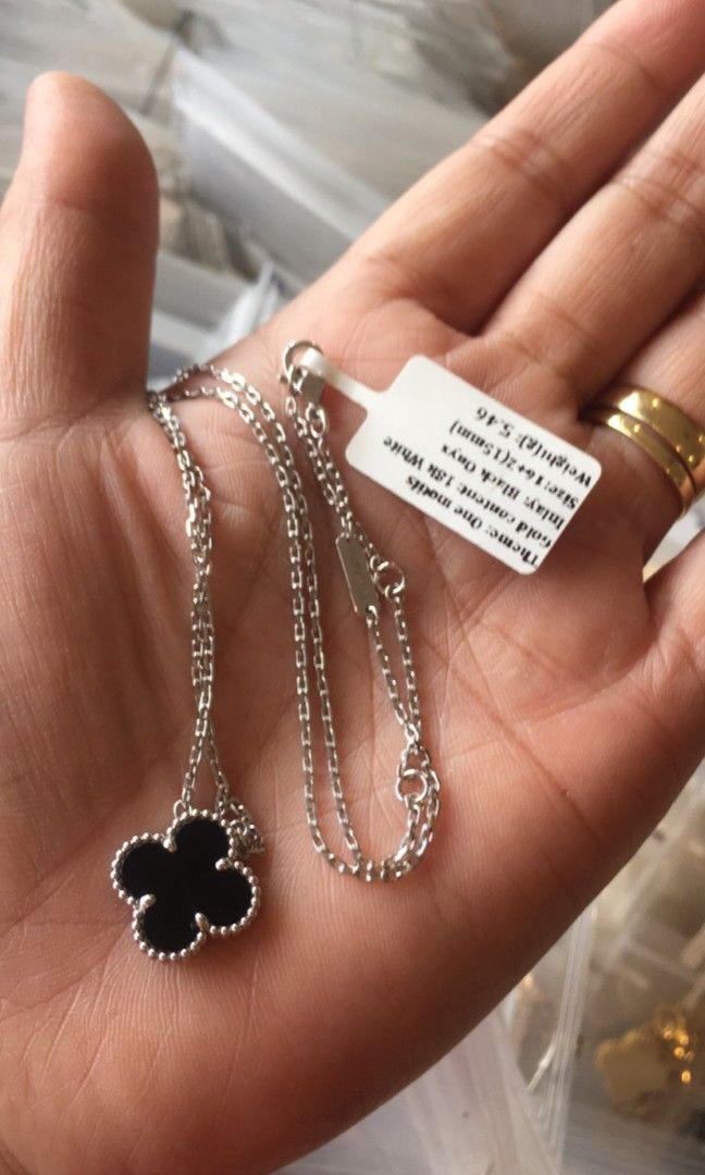 Vca hot sale onyx necklace