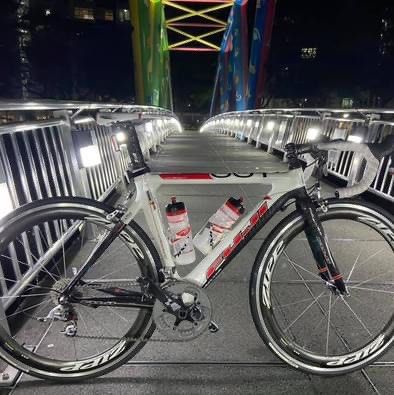 Urgent Sale 2011 Fuji SST with full SRAM Red and Zipp 404 Sports Equipment Bicycles Parts Bicycles on Carousell
