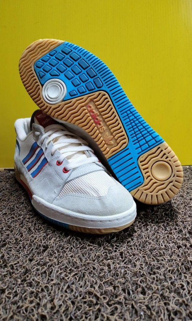 Adidas top volley size 8.5uk 27cm Men s Fashion Footwear