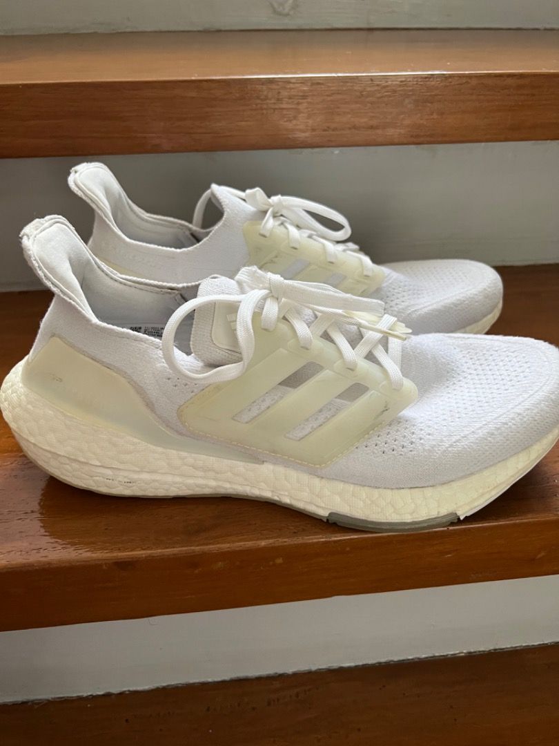 Adidas Ultraboost size 9 1 2 White Men s Fashion Activewear on