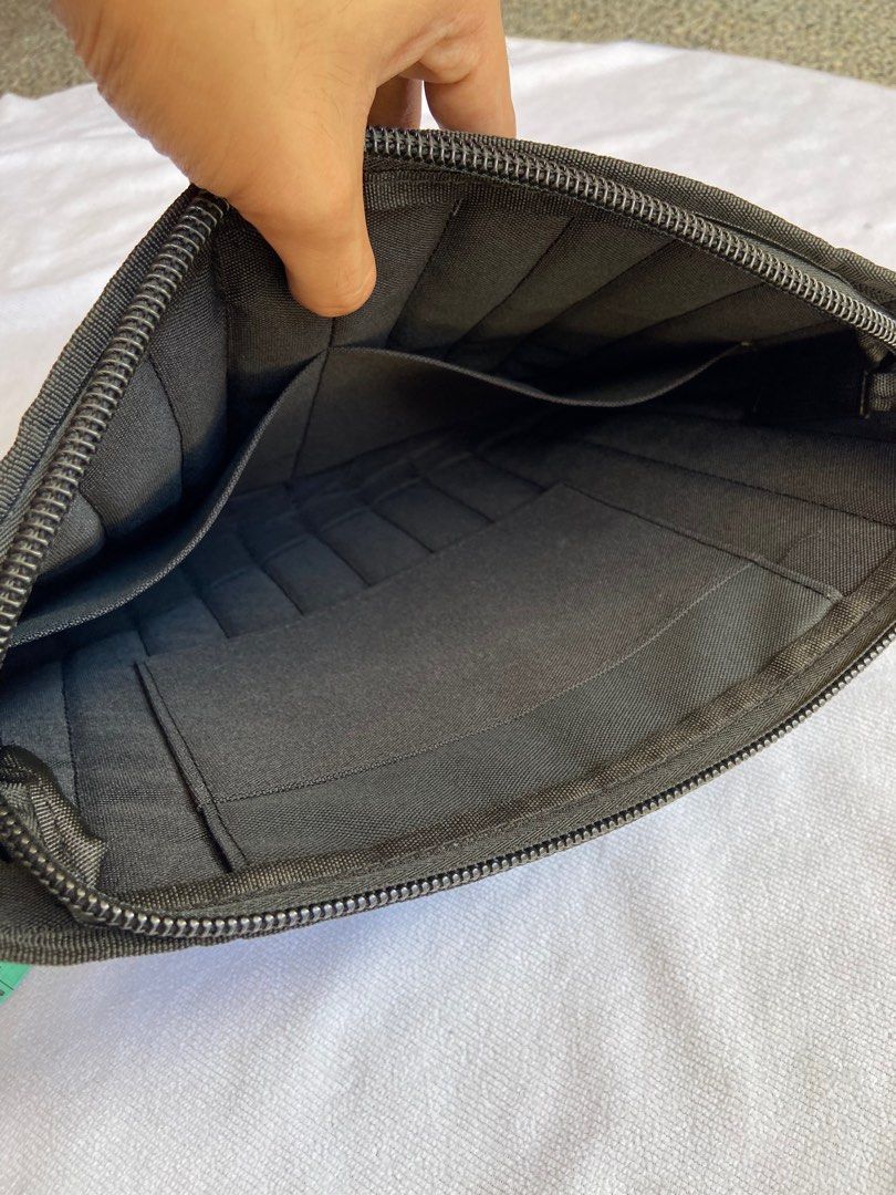 Alexander Wang Laptop bag (Category: Luxury Bags & Wallets) located in Las Pinas. Submitted by ullox (Listing ID 1257978123, Image 3). Description: Gcash mop LasPiñas loc Courier of your choice .
