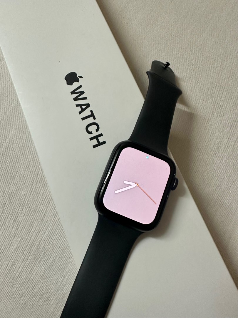 Apple Watch, Women's Fashion, Watches & Accessories, Watches on Carousell