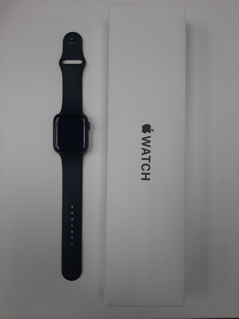 Apple Watch SE 44mm model A2352 Mobile Phones Gadgets