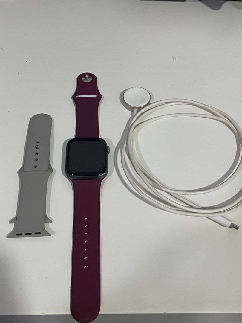 Apple Watch Series 4 44mm gps only Mobile Phones Gadgets