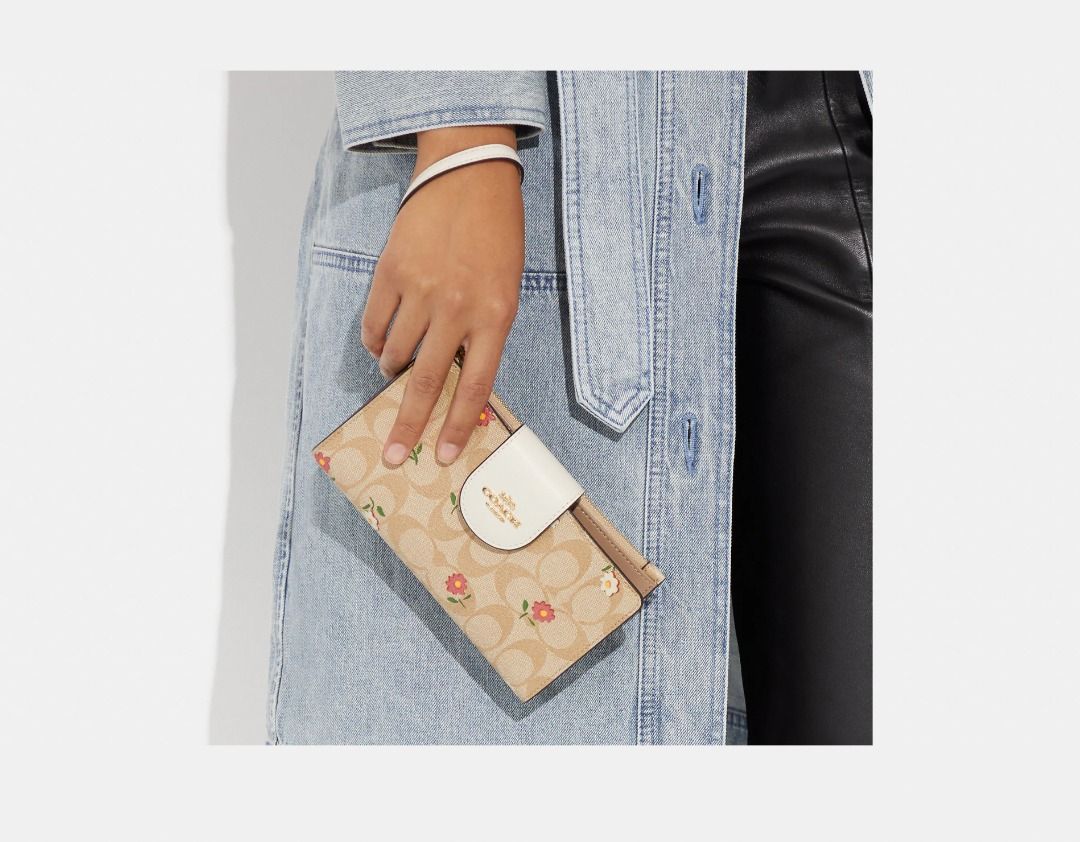 Coach wallet with phone pocket hotsell