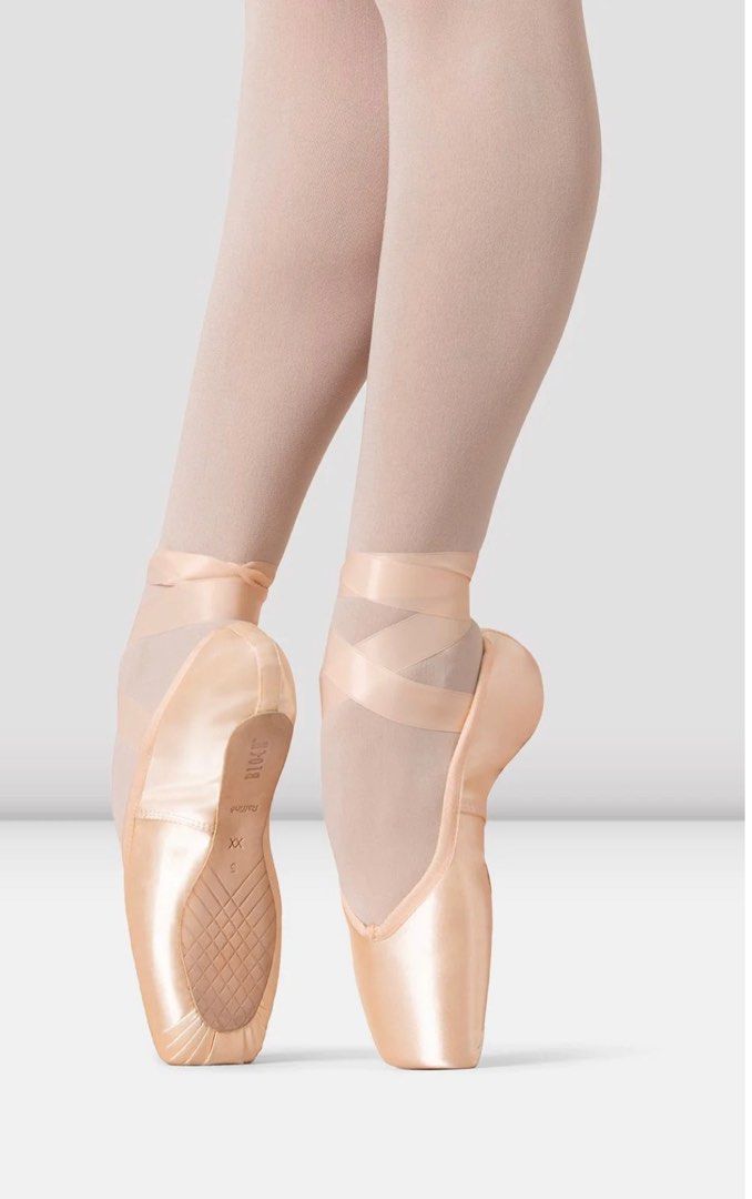 Ballet pointe shoes Women s Fashion Footwear Flats on Carousell