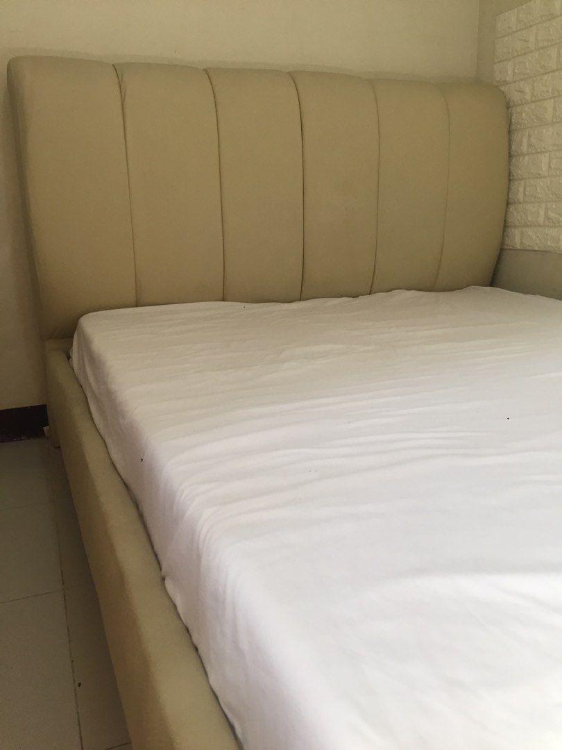 Bed Frame for sale (Category: Bed Frames & Mattresses) located in Quezon City. Submitted by jamgeee (Listing ID 1258002308, Image 3). Description: Double size Bed frame for sale. RFS: Moving out For pick up/lalamove only.