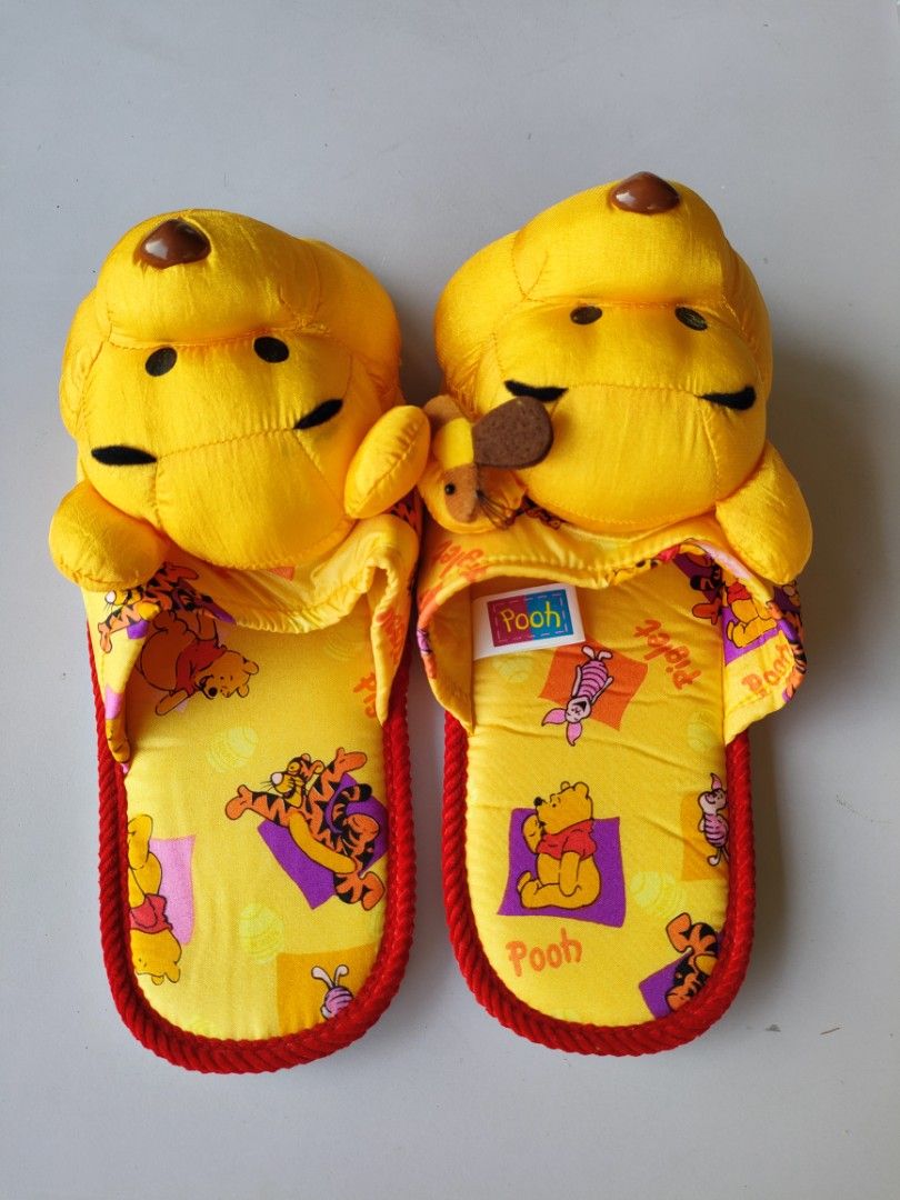 Winnie the pooh 2025 bedroom slippers