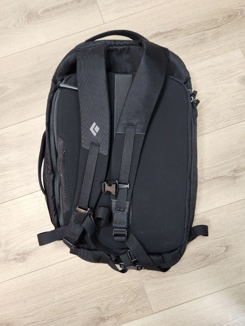 Black diamond mandate 28l discount