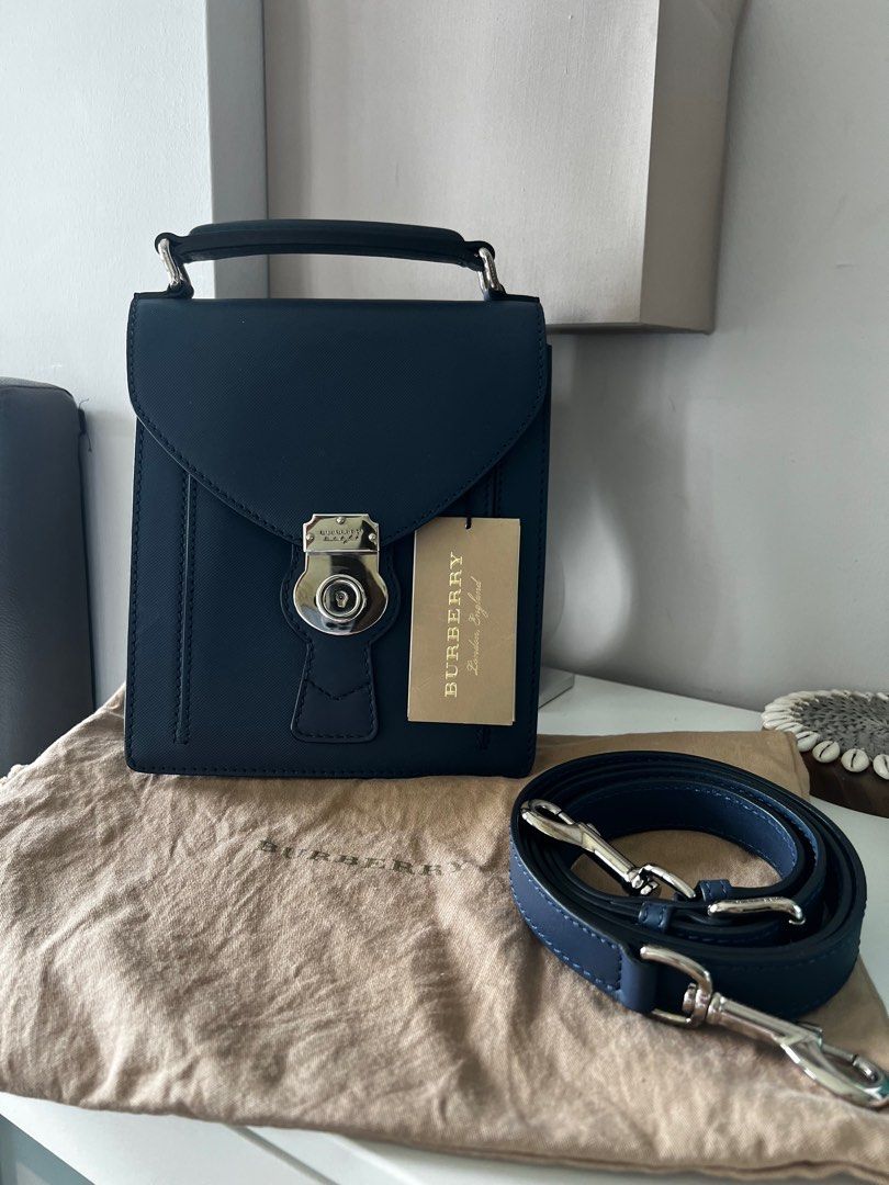 Burberry small top dk88 satchel black